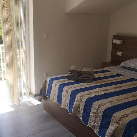 Apartments Kalajzic Pucisca Rom bilde