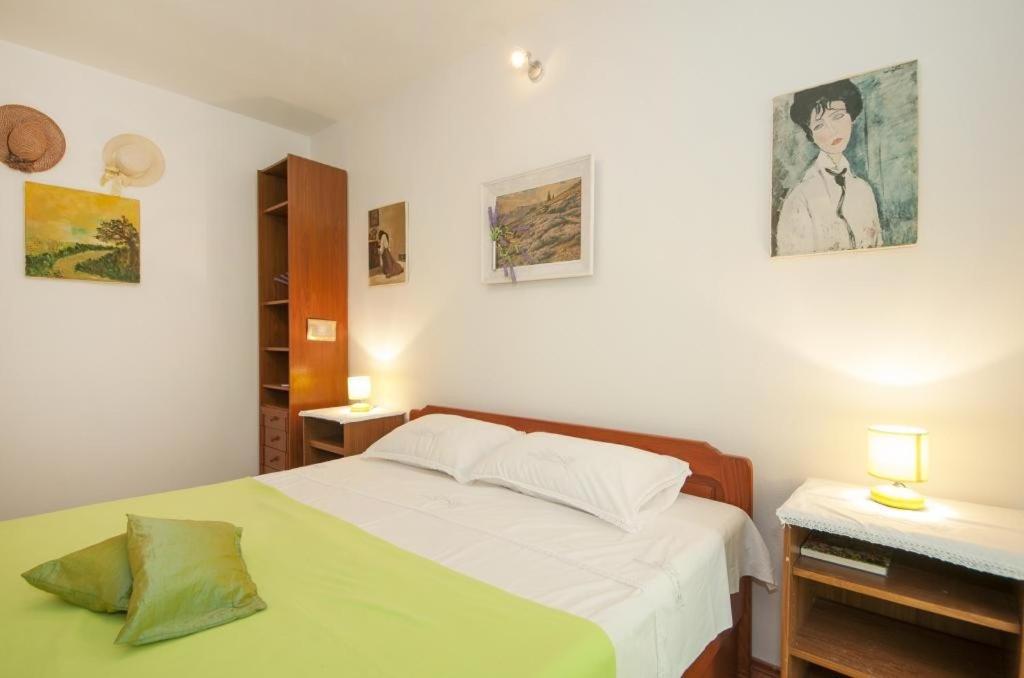 Apartments Kalajzic Pucisca Rom bilde