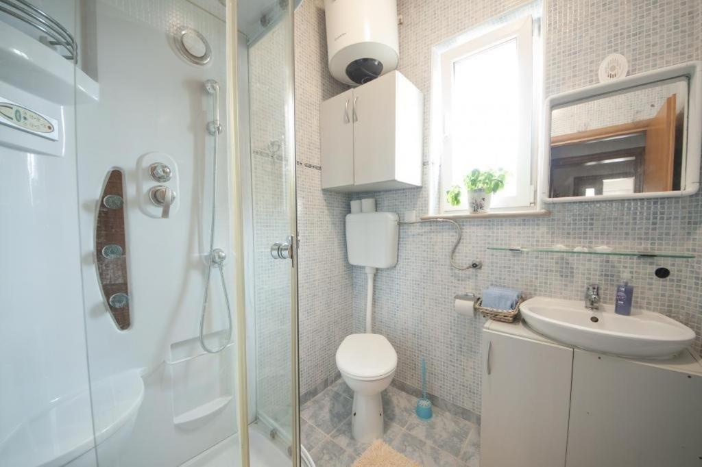 Apartments Kalajzic Pucisca Rom bilde
