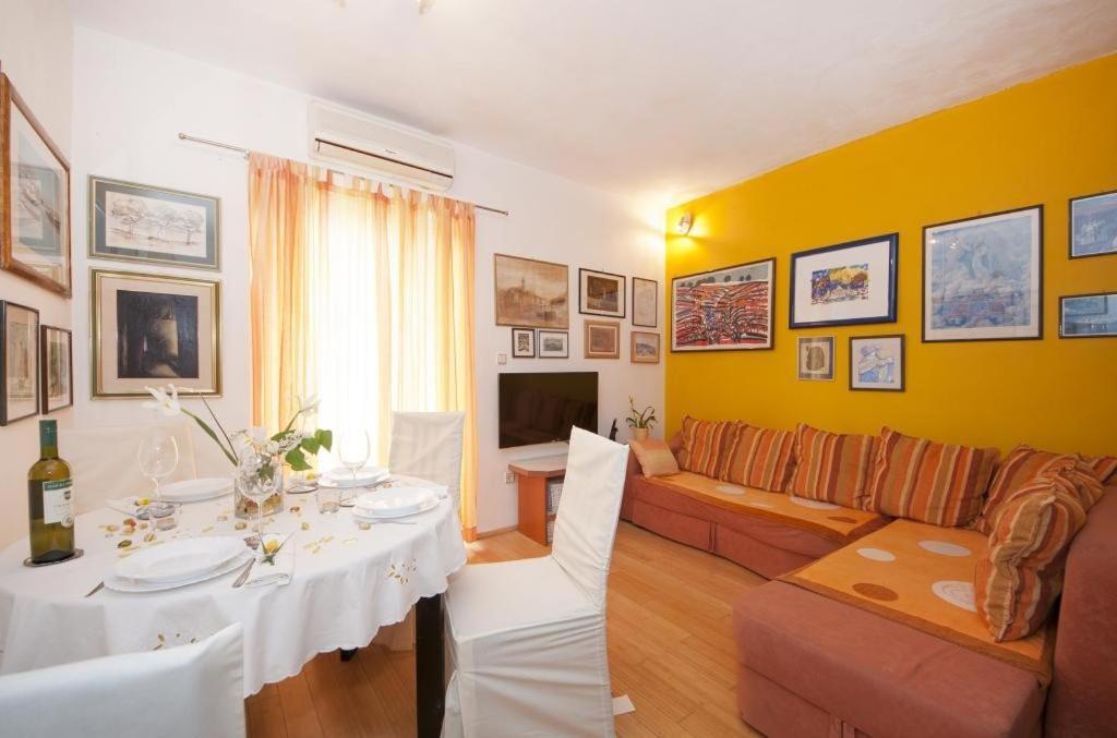 Apartments Kalajzic Pucisca Rom bilde