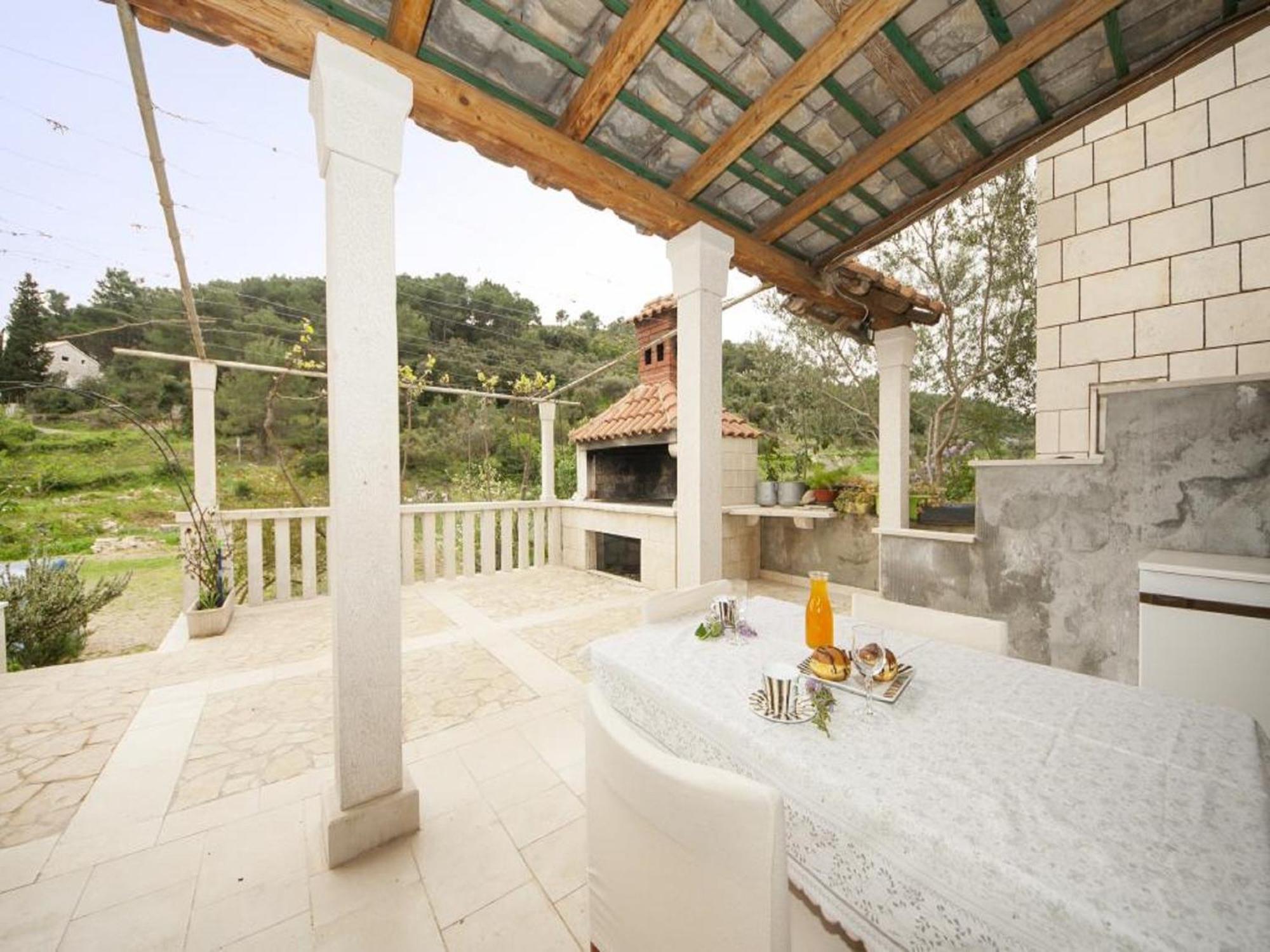 Apartments Kalajzic Pucisca Rom bilde